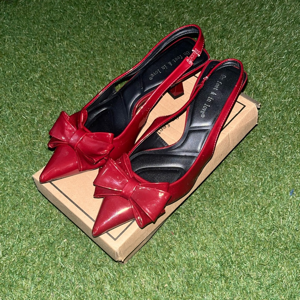 Chic Red Bow Slingback Heels